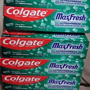 7 Pack Colgate MaxFresh UltraFreeze Toothpaste - Green
